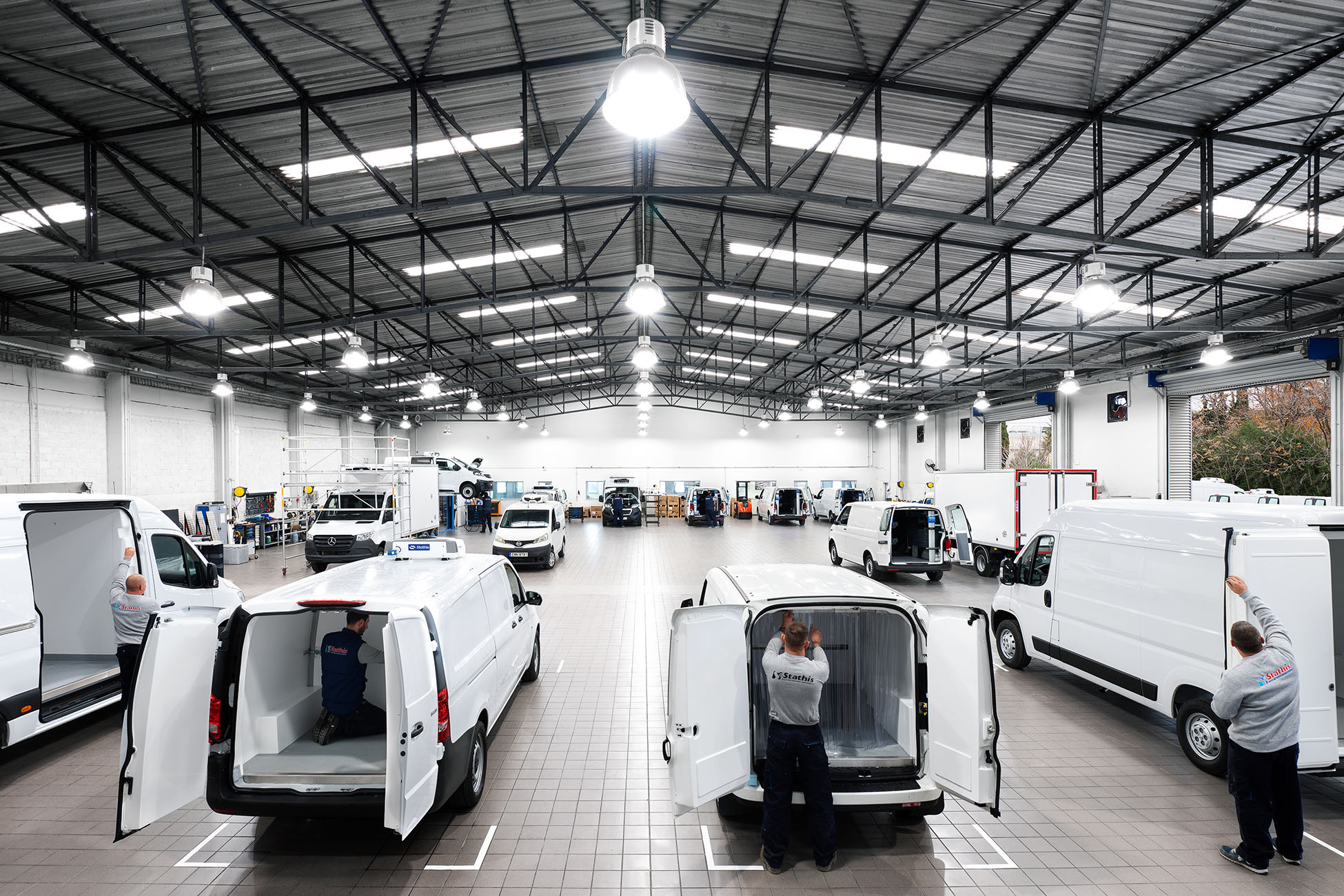 Εταιρική φωτογράφιση: Εσωτερική άποψη των εγκαταστάσεων της εταιρείας STATHIS στην Αθήνα